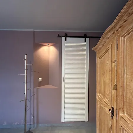 Helle Souterrain-wohnung Mit Eigenem Eingang Lejlighed *