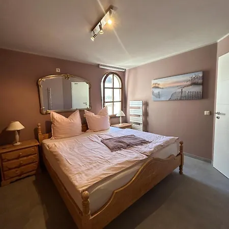 Helle Souterrain-wohnung Mit Eigenem Eingang Апартаменты Эрфтштадт