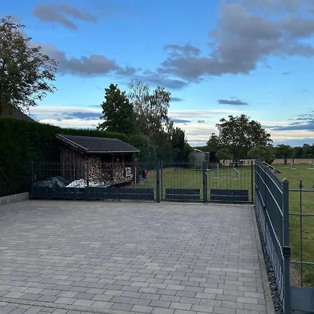 Helle Souterrain-wohnung Mit Eigenem Eingang Erftstadt