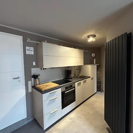 Helle Souterrain-wohnung Mit Eigenem Eingang Erftstadt