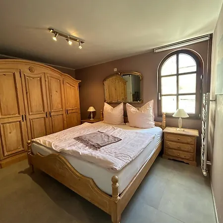 Helle Souterrain-wohnung Mit Eigenem Eingang Appartement Erftstadt