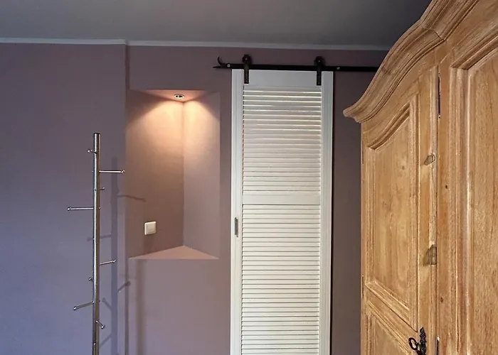 Helle Souterrain-wohnung Mit Eigenem Eingang Lejlighed *