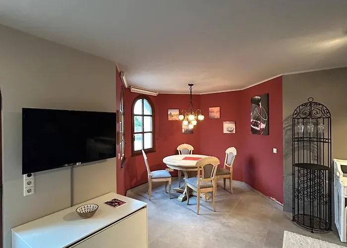 Helle Souterrain-wohnung Mit Eigenem Eingang Lejlighed Erftstadt