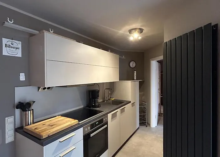 Helle Souterrain-wohnung Mit Eigenem Eingang Lejlighed *