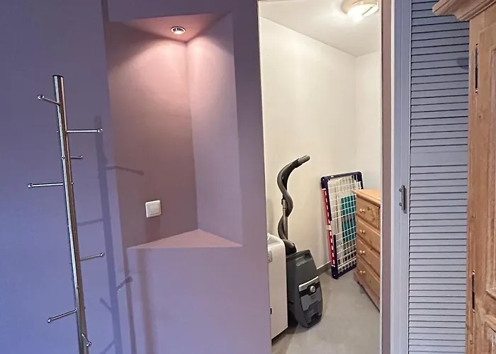 Helle Souterrain-wohnung Mit Eigenem Eingang Lejlighed