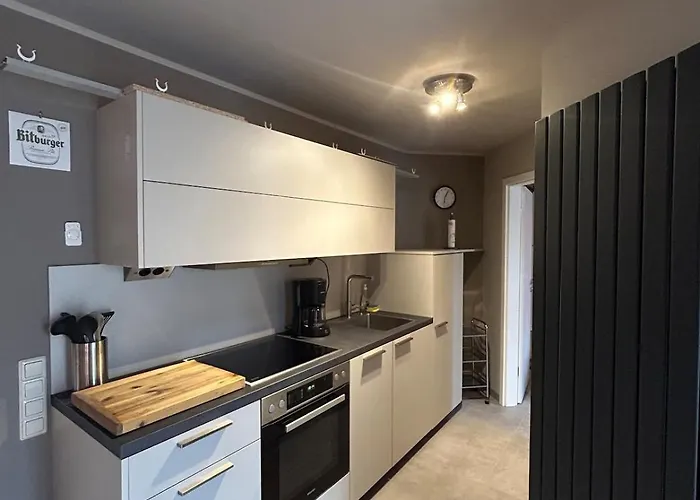 Helle Souterrain-wohnung Mit Eigenem Eingang Lejlighed