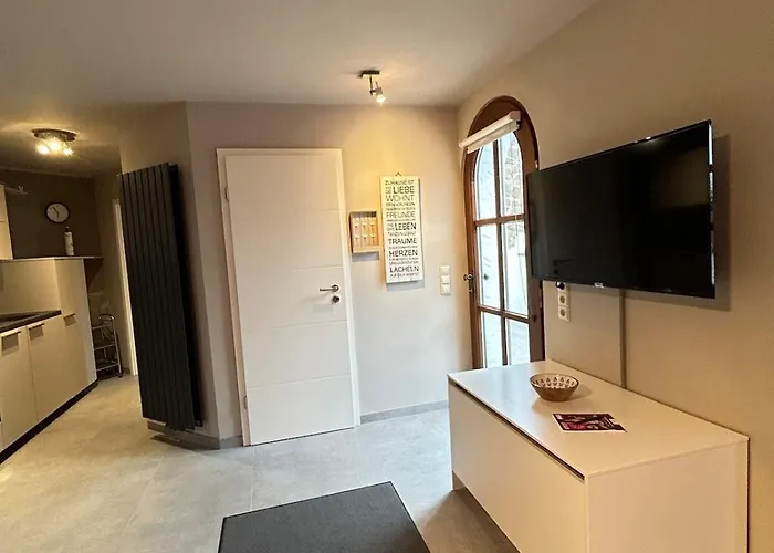 Helle Souterrain-wohnung Mit Eigenem Eingang Lejlighed Erftstadt